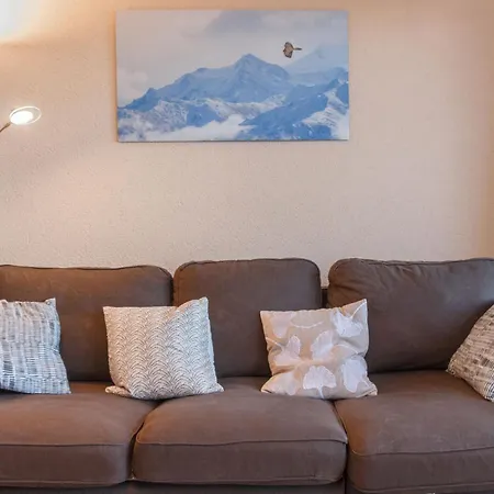 Montfort 9a By Interhome