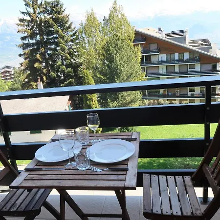 Montfort 9a By Interhome